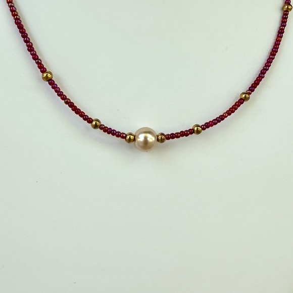 Hand Crafted Pearl Focal Beaded Pink Fuchsia Seed Beads Necklace - Picture 3 of 7